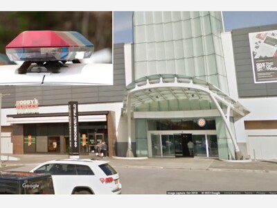 A Long Island mall was robbed and jewelry worth $136K was stolen by thieves.